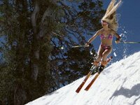 girls_skiing_10.jpg
