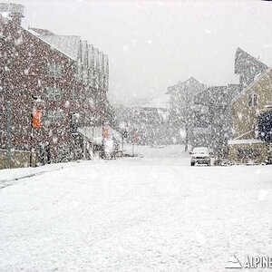 Snow at Sugarloaf Village - 10/23/06