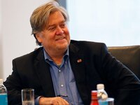 Stephen-K-Bannon-NYC-Aug-20-2016-AP-640x480.jpg