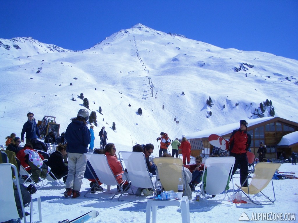 131_Lunch_Below_Mont_Du_Vallon