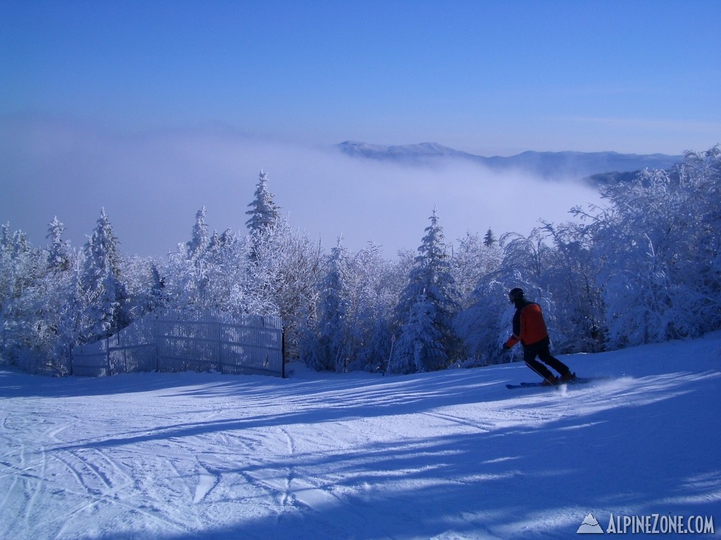 178_Tatus_Skiing_Into_The_Clouds