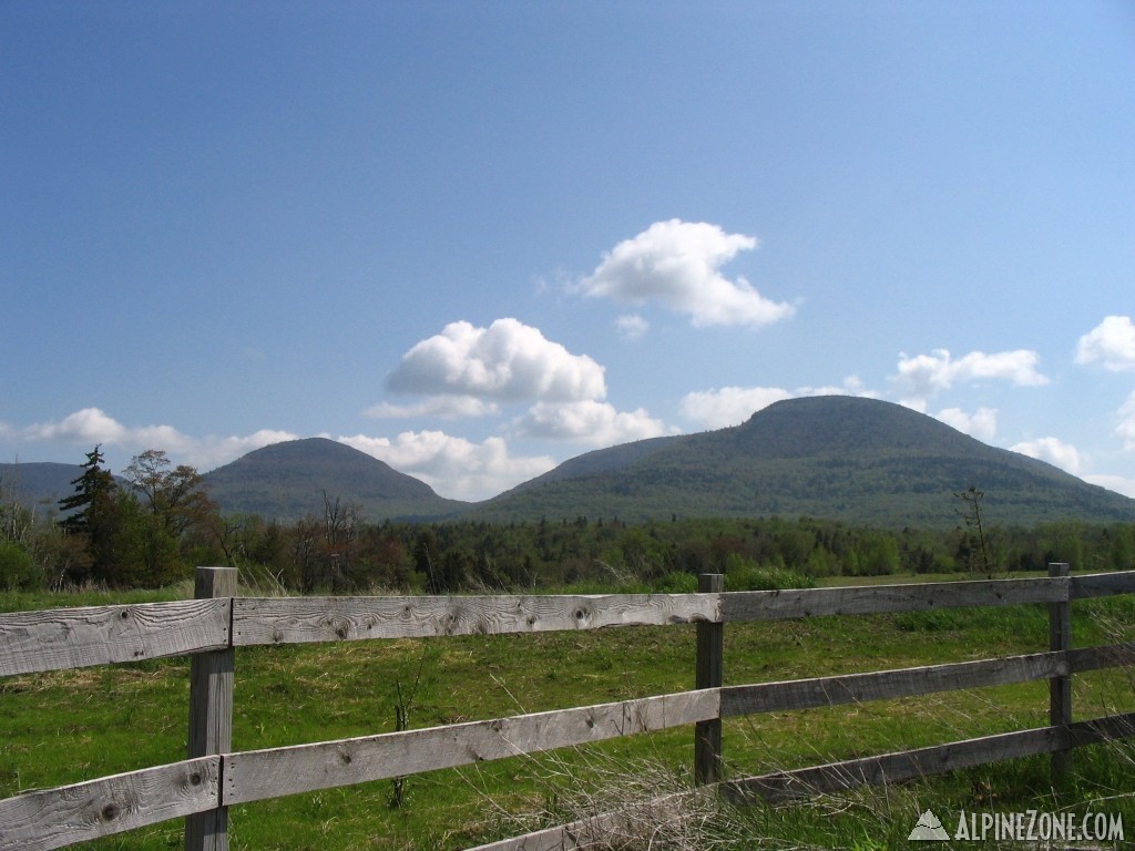 53_Twin_and_Sugarloaf_from_Valley