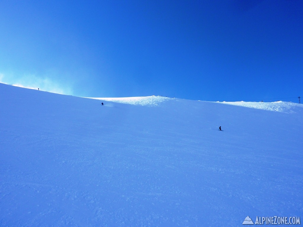 looking up horseshoe bowl