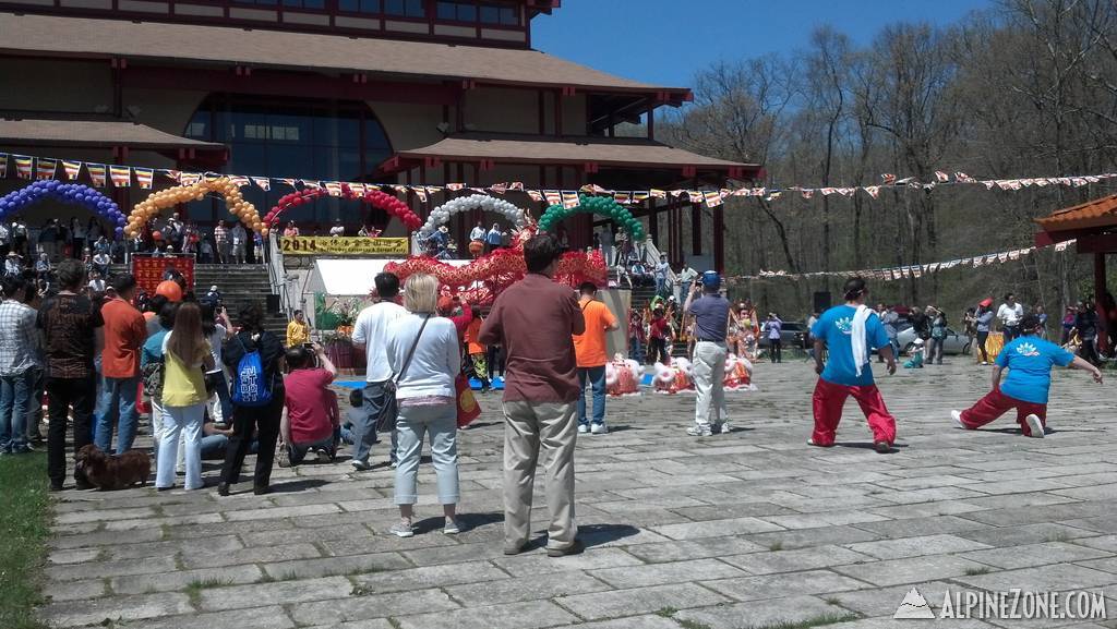 Mother's Day at &quot;Big Buddha&quot;