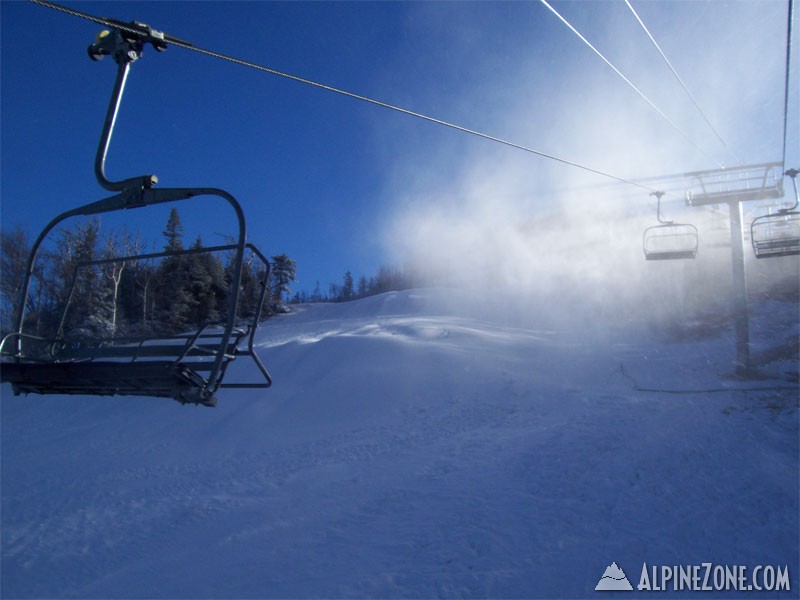 Snowmaking on Middle Cannon